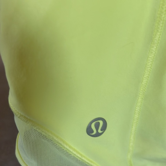 Lululemon Hotty Hot short 4” Size 6 new NWT FLFH yellow - Picture 5 of 5